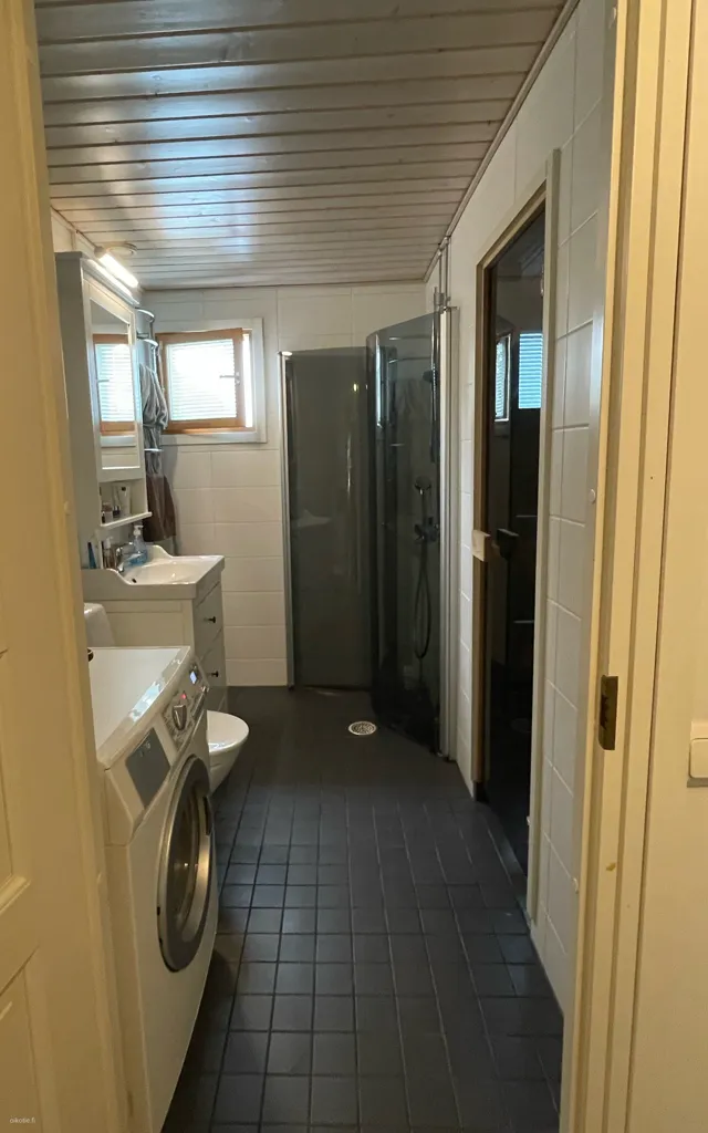 Bagni - Spacious Apartment with Garden in Tikkurila, Helsinki