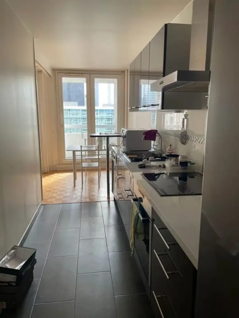 Cucina - Meubled 3-Bedroom Flat with Balcony in Courbevoie