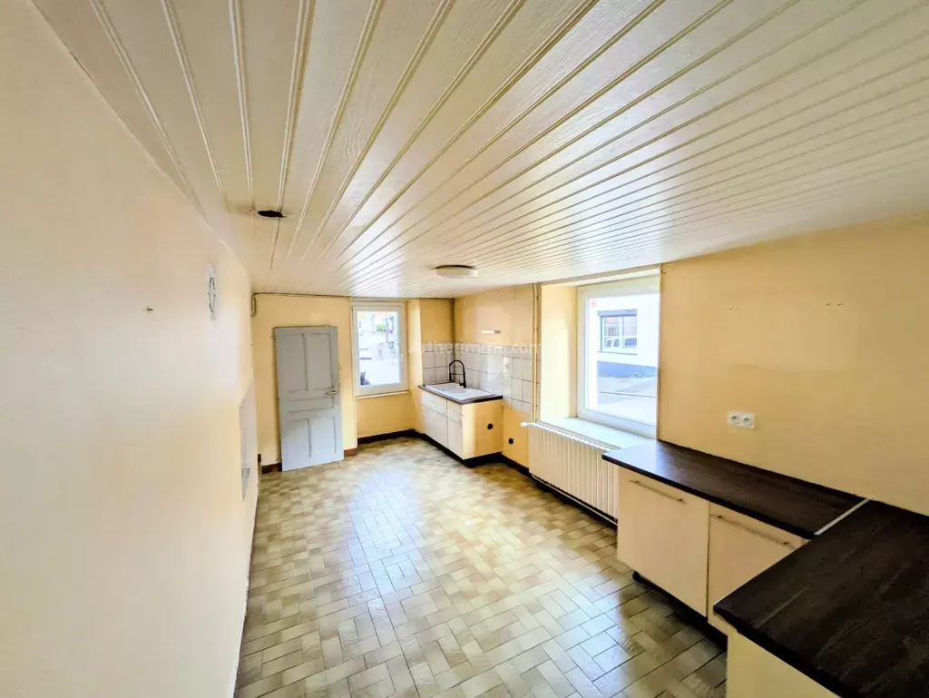Köök - Townhouse with Renovation Potential in Neufchâteau