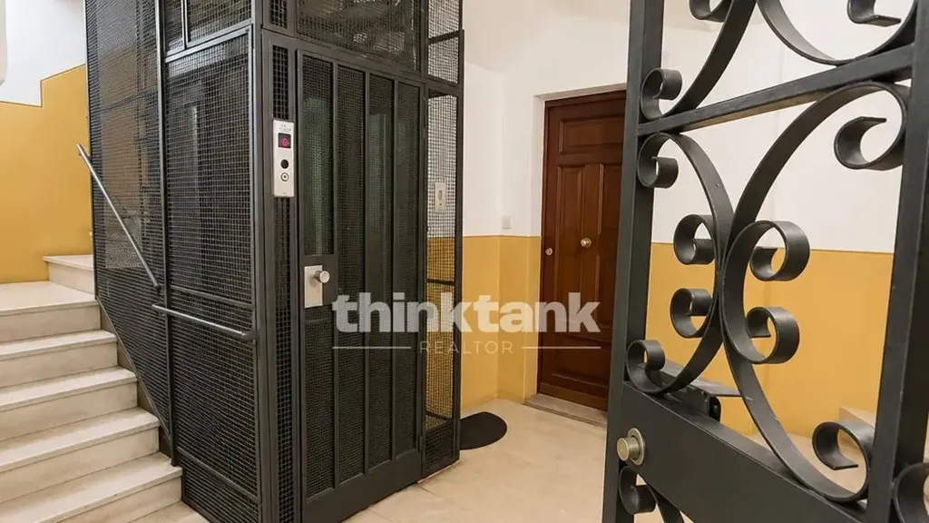Toad - Significant Apartment with Balcony in Catania