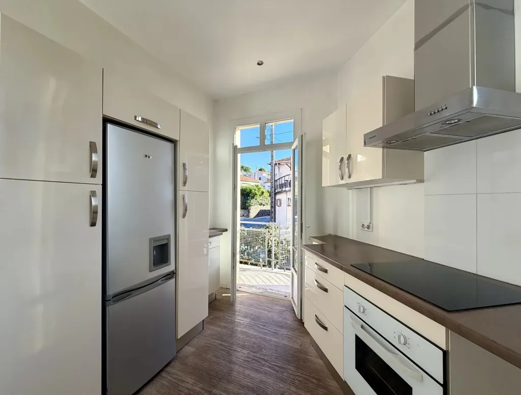Cuisine - Complexe d'Appartements Luxueux à Cannes