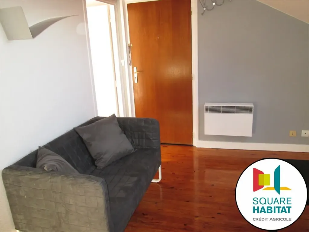 Soggiorno - 1-Bedroom Apartment with Central Location in Issoire