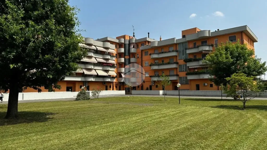 Jardin - Studio Flat with Balcony in Bussero