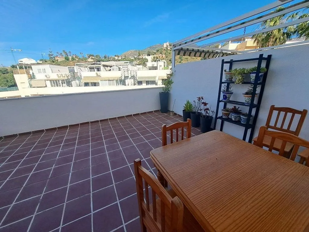 Terrasse - 2-Bedroom Apartment with Terrace in Torrequebrada