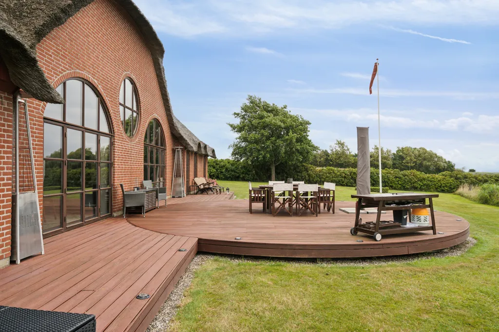 Terrasse - Historic Villa with Water View on Hjarnø