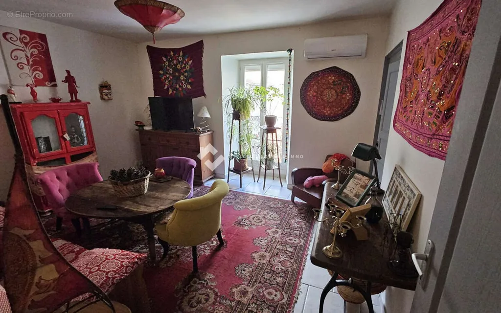 Séjour - Appartement de 572 m² avec Parking à Bessèges
