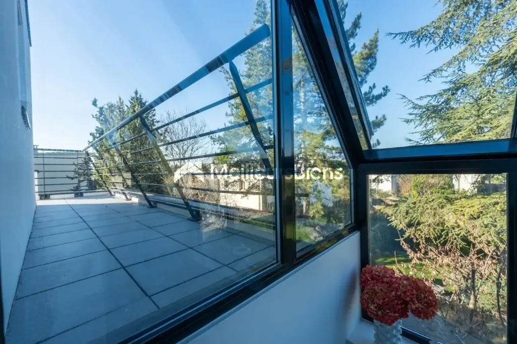 Terrass - Architect-Designed Home with Garden in Saint-Cloud