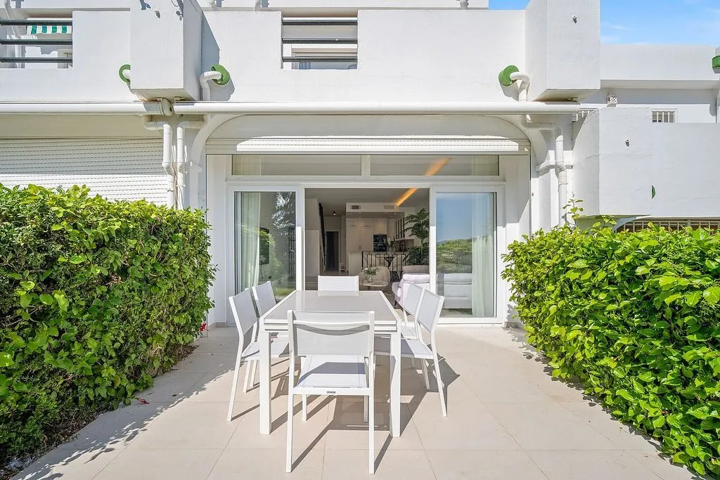 Terrace - Semi-Detached House with Pool in Algarrobo