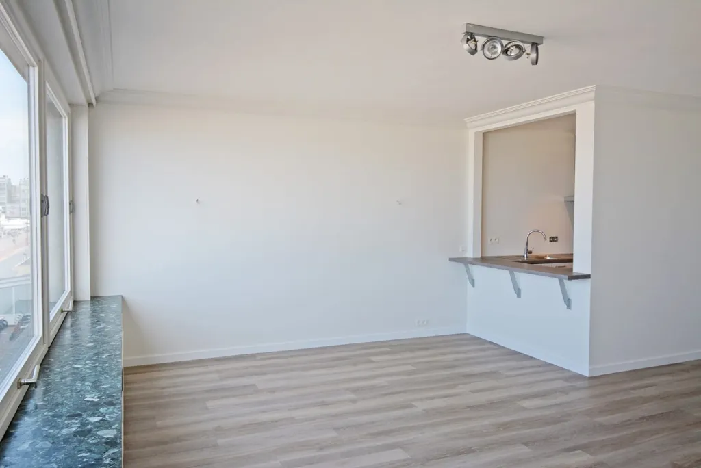 Pièces - Appartement Rénové avec Terrasse à Zeedijk Albertstrand