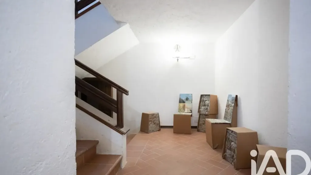 Pièces - 2-Bedroom Apartment in Historic Centre, Monte San Vito