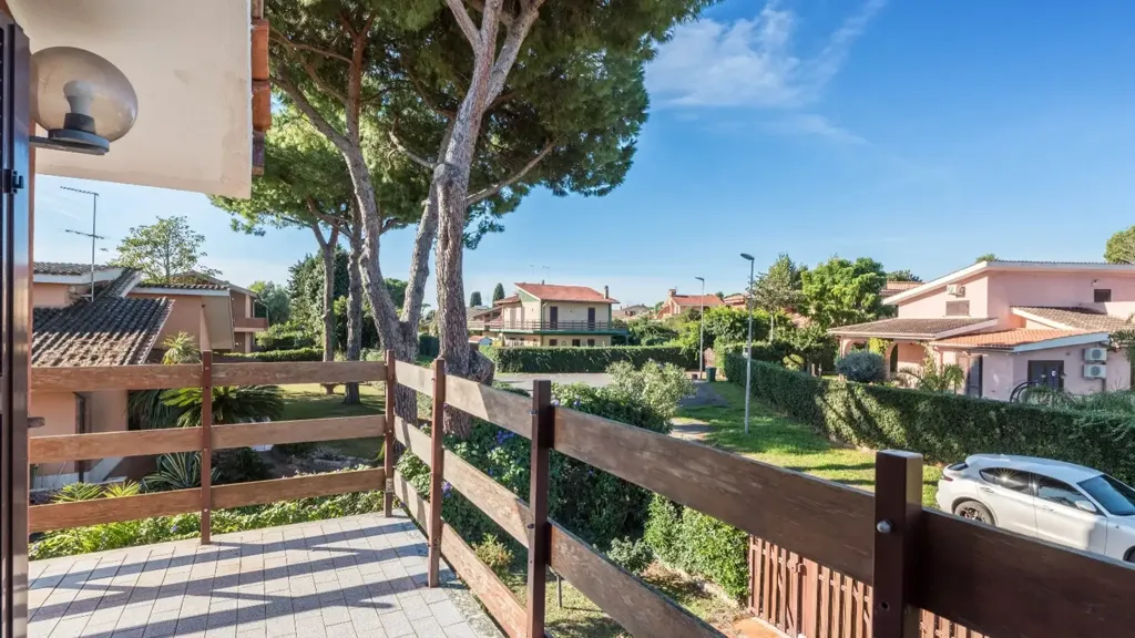 Rõdu - Villa with Garden in Ladispoli