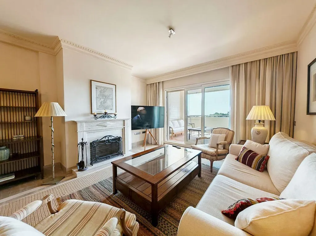 Elutuba - Luxury Apartment with Sea View in Sierra Blanca, Marbella
