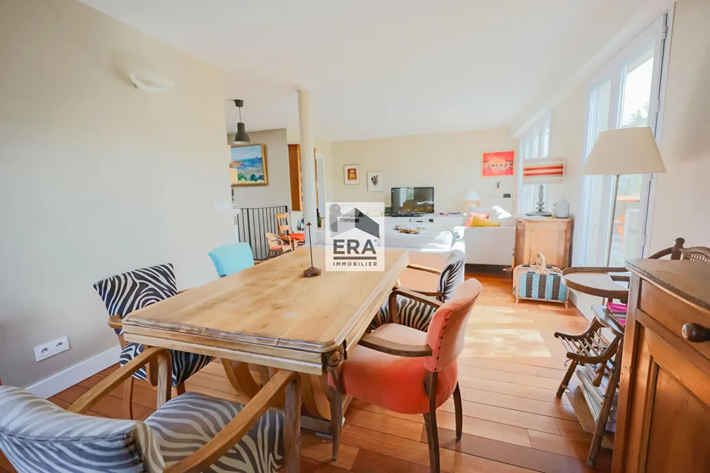 Söögituba - Duplex with Large Terrace in Paris