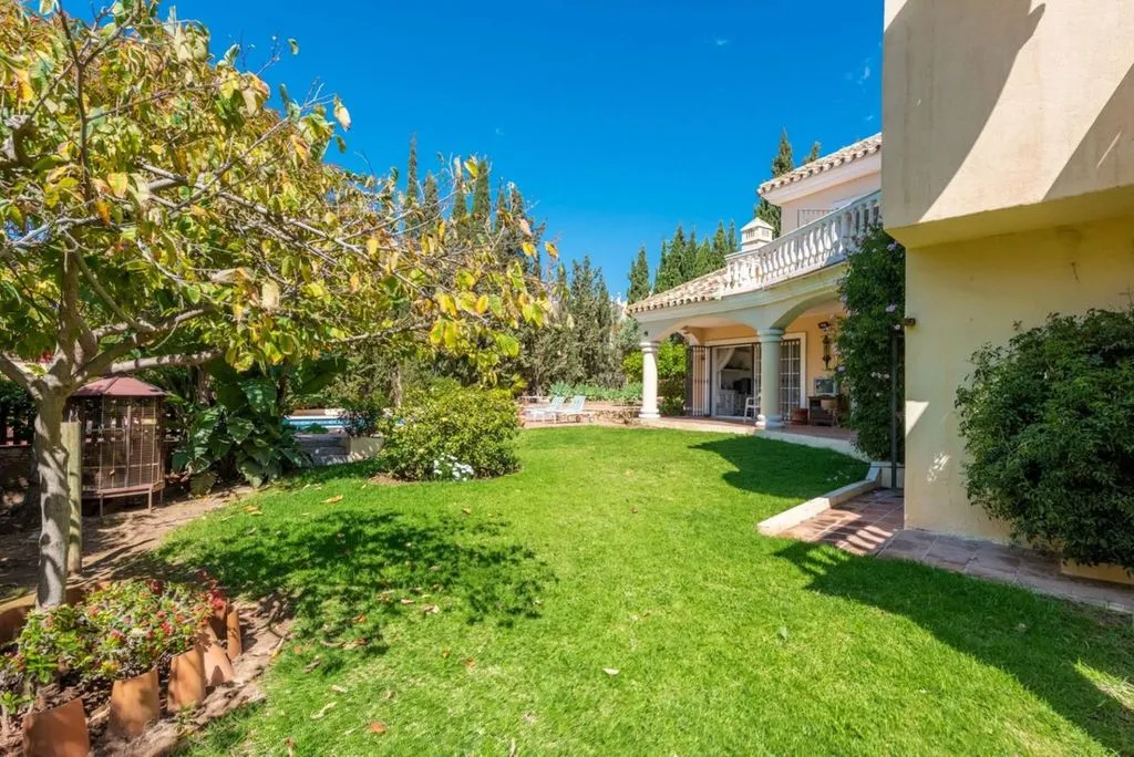 Aed - Chalet with Pool in Marbella's Old Town