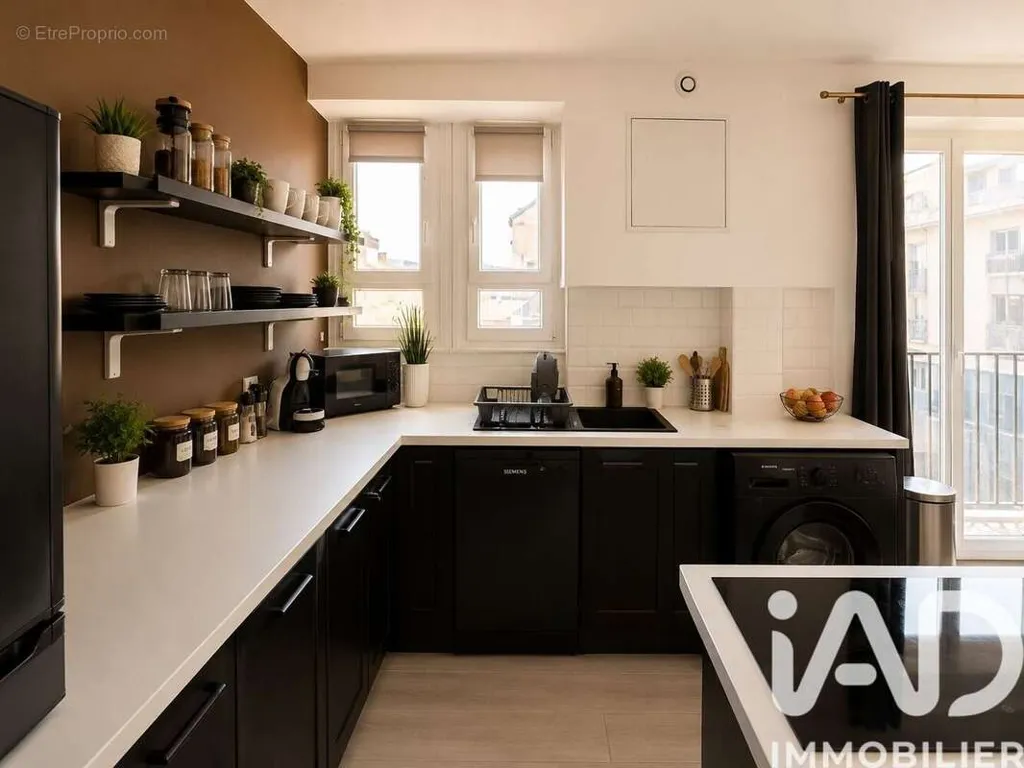Cuisine - Appartement Rénové avec Balcon à Dijon