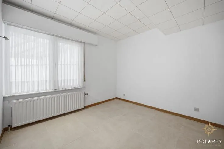 House with Separate Ground Floor Unit in Centre