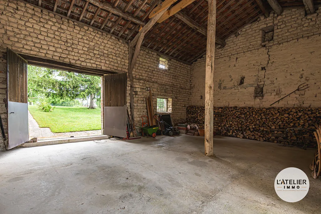 Garage - Maison de Charme avec Dépendances à La Veuve