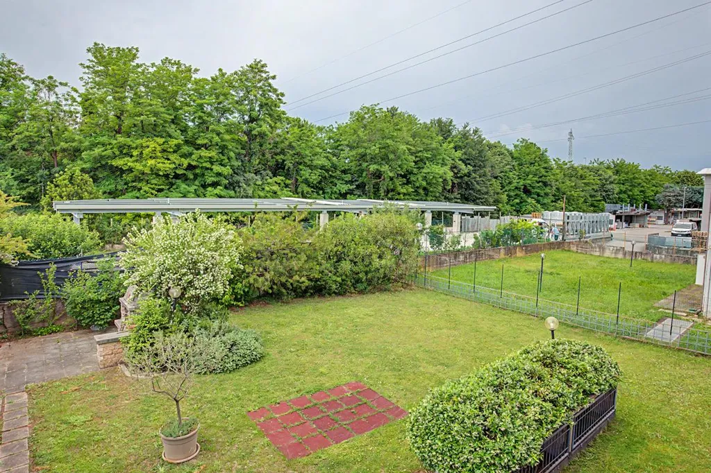 Jardin - Two-Level Apartment with Garden in Verona
