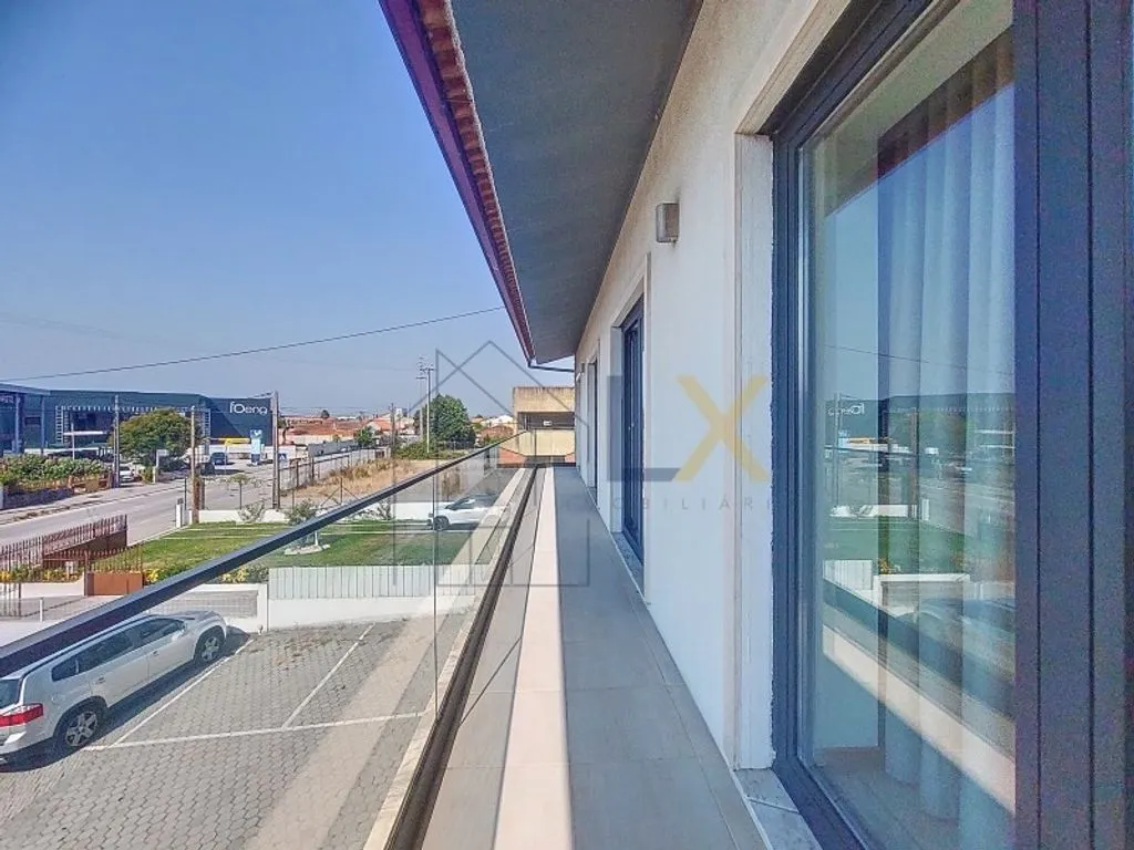 Balcon - Mixed Building with Shop in Cacia