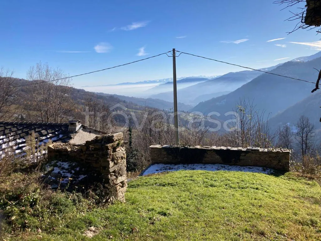 Aed - Rustic Property with Panoramic View in Angrogna