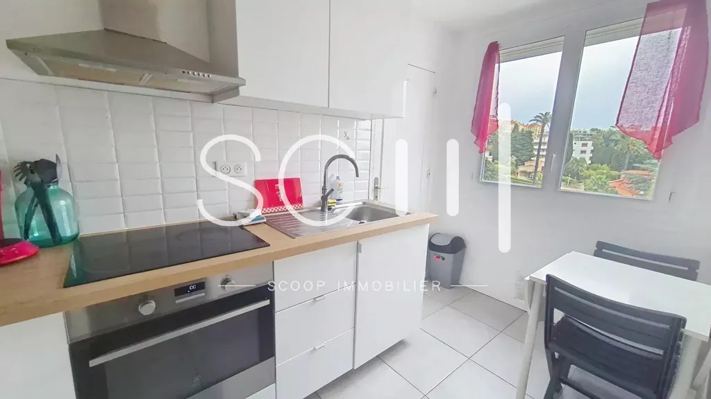 Cuisine - Appartement avec Vue Mer au Dernier Étage à Cannes