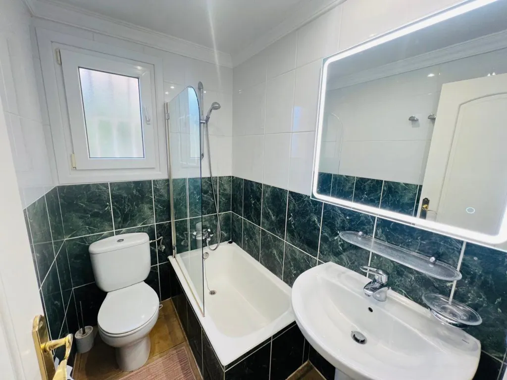 Salles de bain - Furnished Apartment with Pool in Oliva Nova