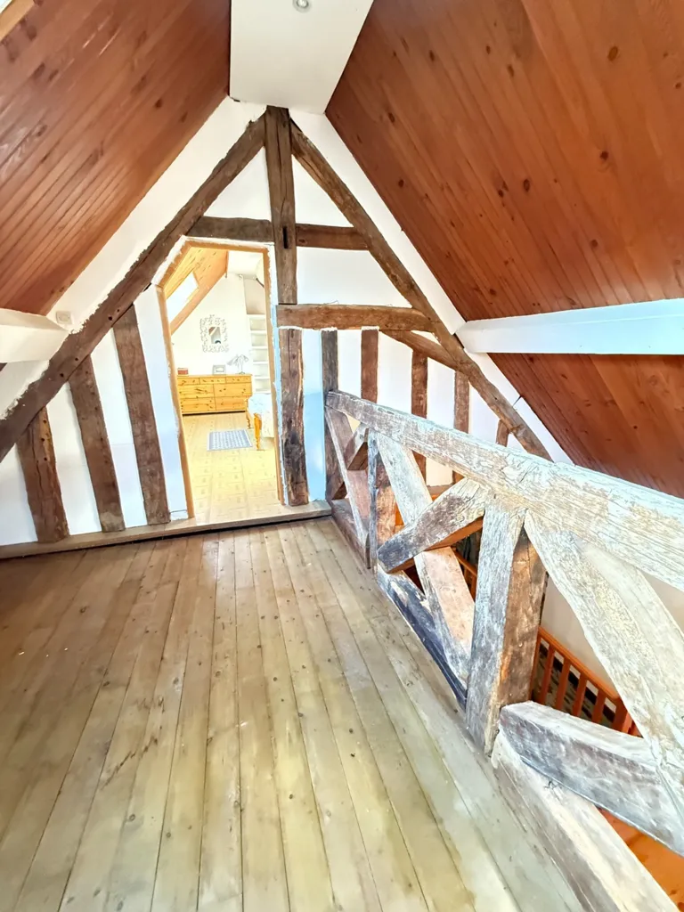 Pièces - Maison en Pierre avec Cour Intérieure à Bussière-Dunoise