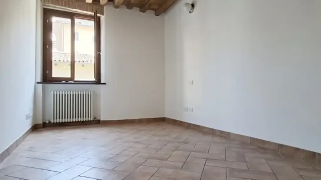 Pièces - Terraced House with Stone Features in Parma