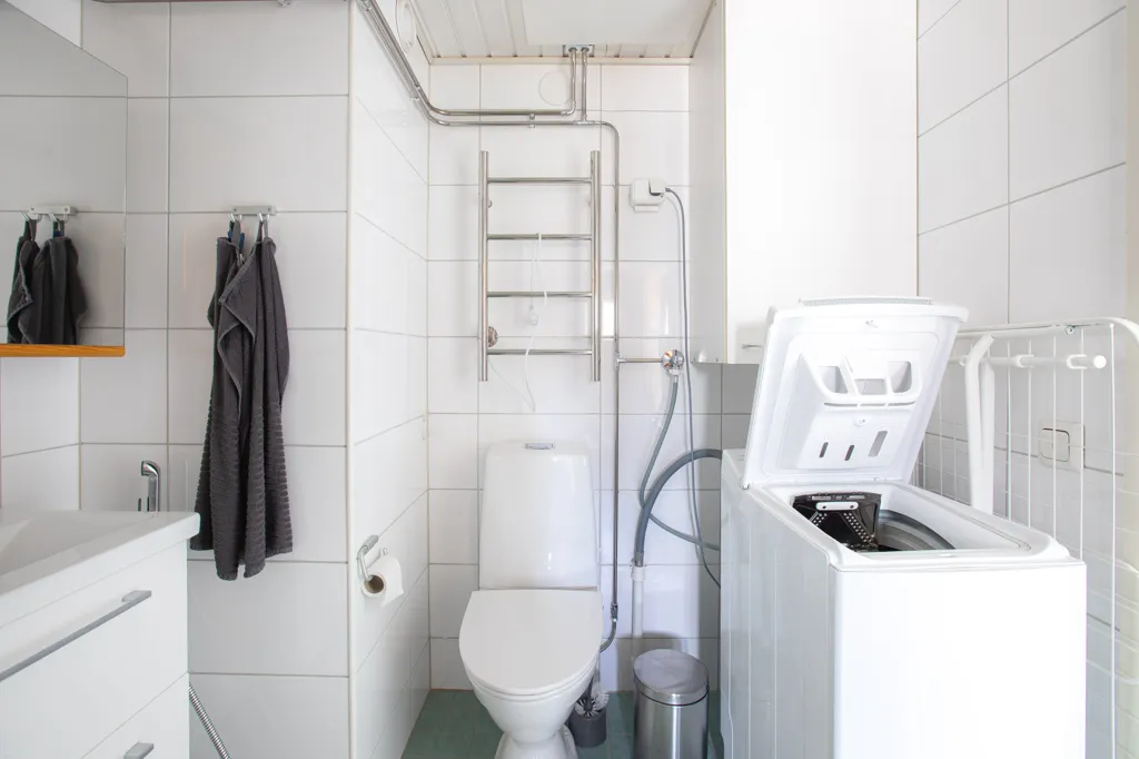 Bathrooms - Modernised Apartment with Terrace in Lappeenranta