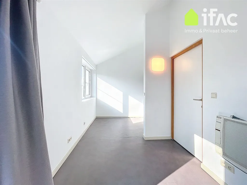 Hallway - Modern Villa with South-Facing Garden in 5a87ca