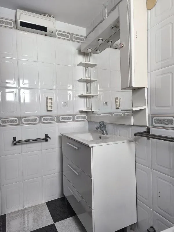 Bagni - Twin-bedroom Flat with Terrace in El Naranjo