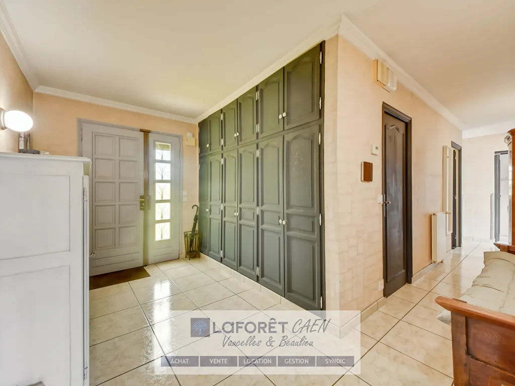 Esik - Spacious Family House with Garden in Rots