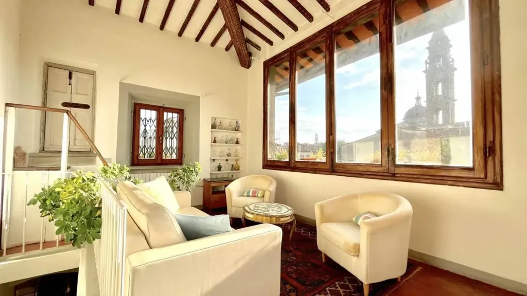 Elutuba - Prestigious Penthouse in Florence
