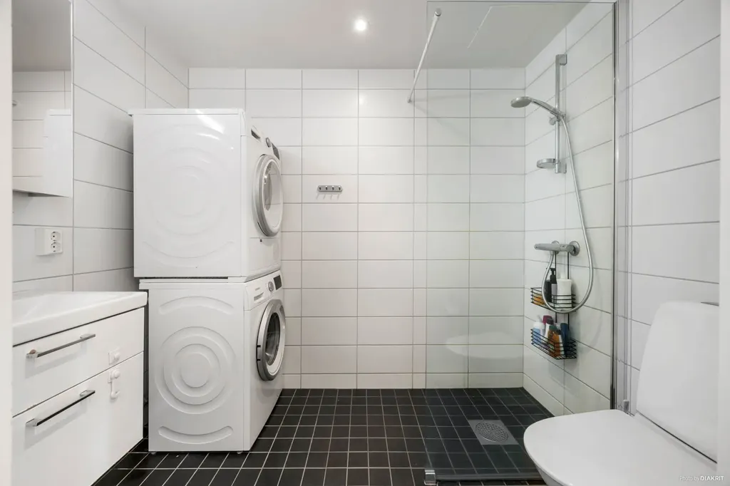 Salles de bain - Appartement 4 pièces à Skärholmen