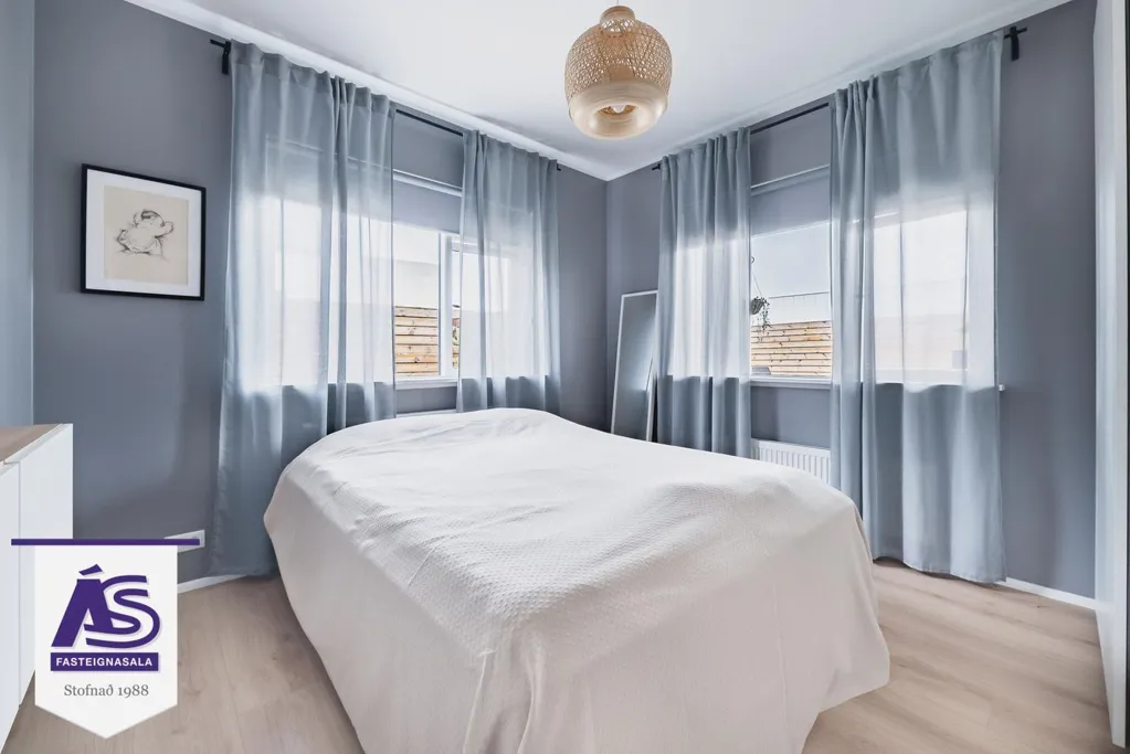Camere da letto - Newly Built Duplex with Garden in Skarðshlíð