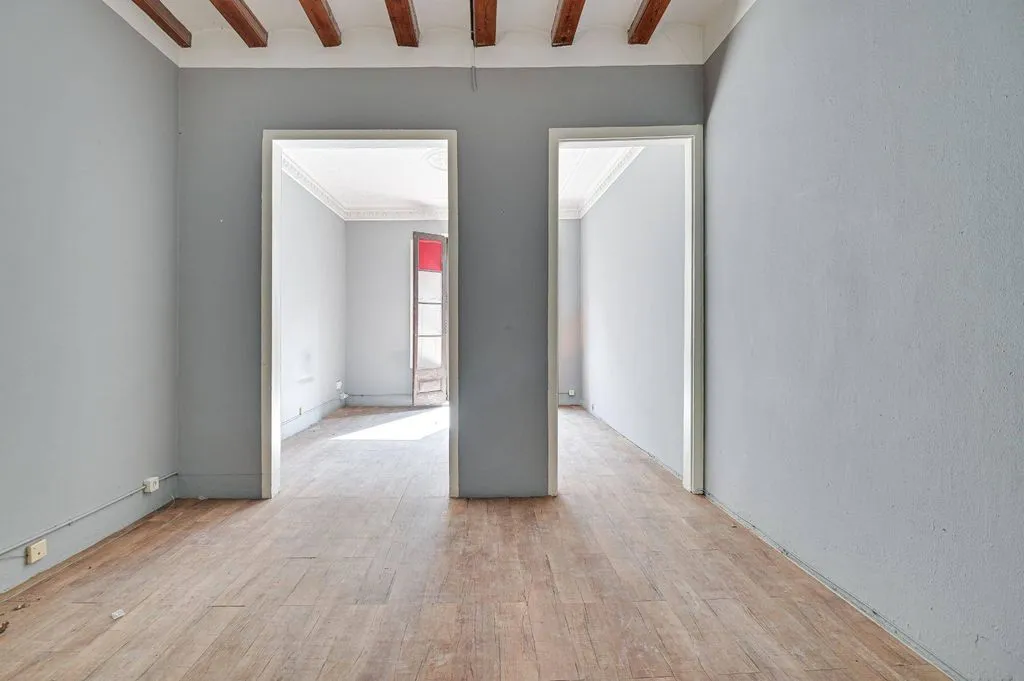 Toad - Luxury Apartment for Renovation in Eixample, Barcelona