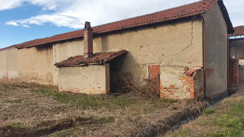 Välivaade - Traditional Farmhouse with Private Garden in Cigliano