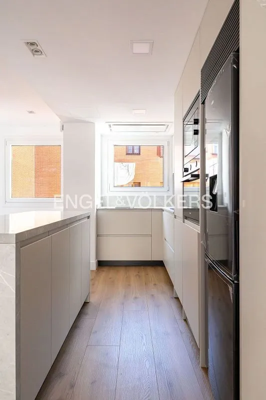 Cuisine - Apartment with Pool in Gaztambide, Madrid