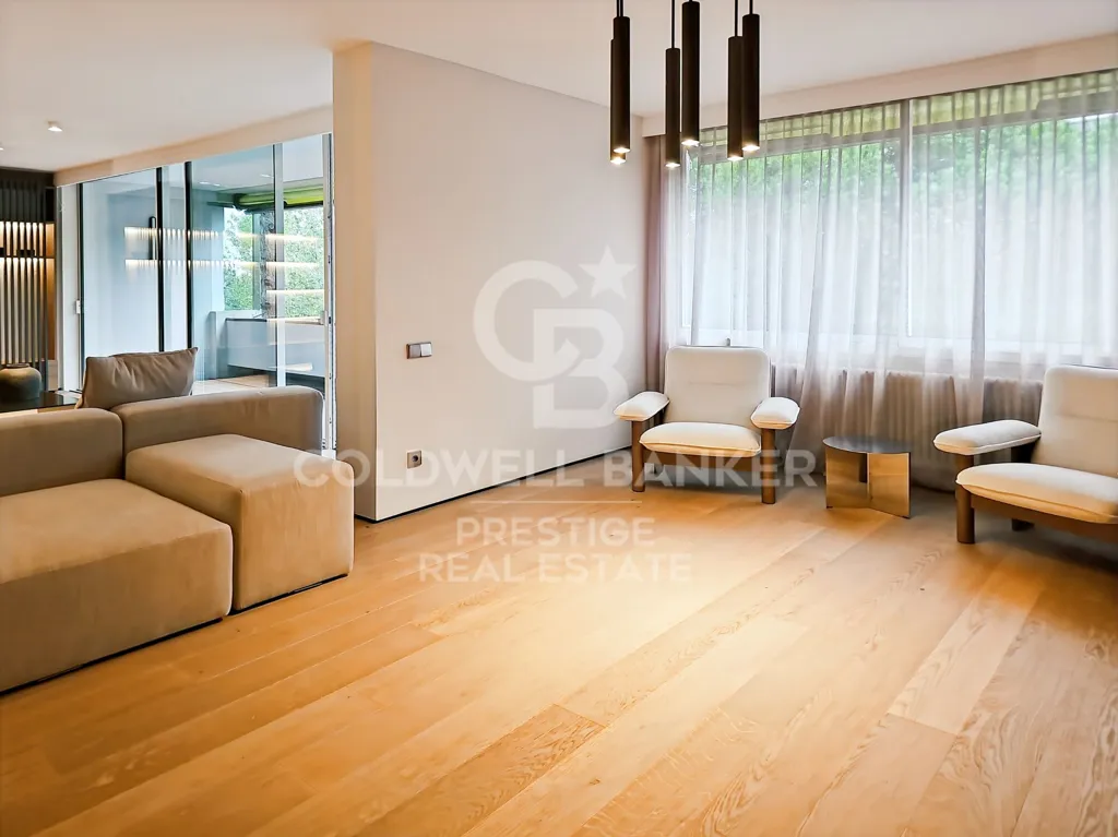 Living Room - Spacious Flat with Terrace in Exclusive Barcelona