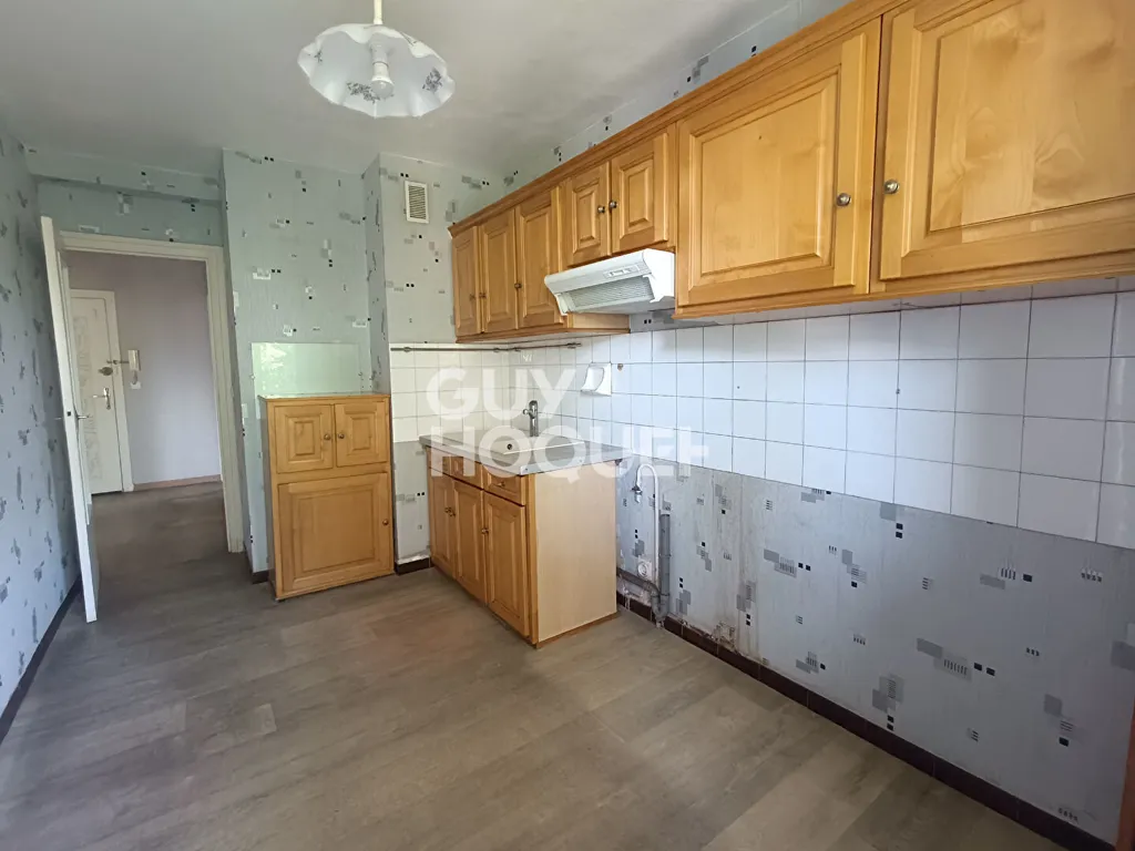 Köök - Bright 3-Bed Flat with Balcony in Feurs
