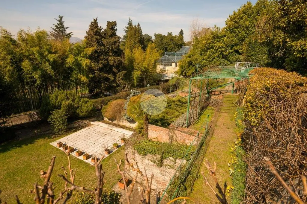 Garden - Historic Villa with Garden and Pool in Pianezza