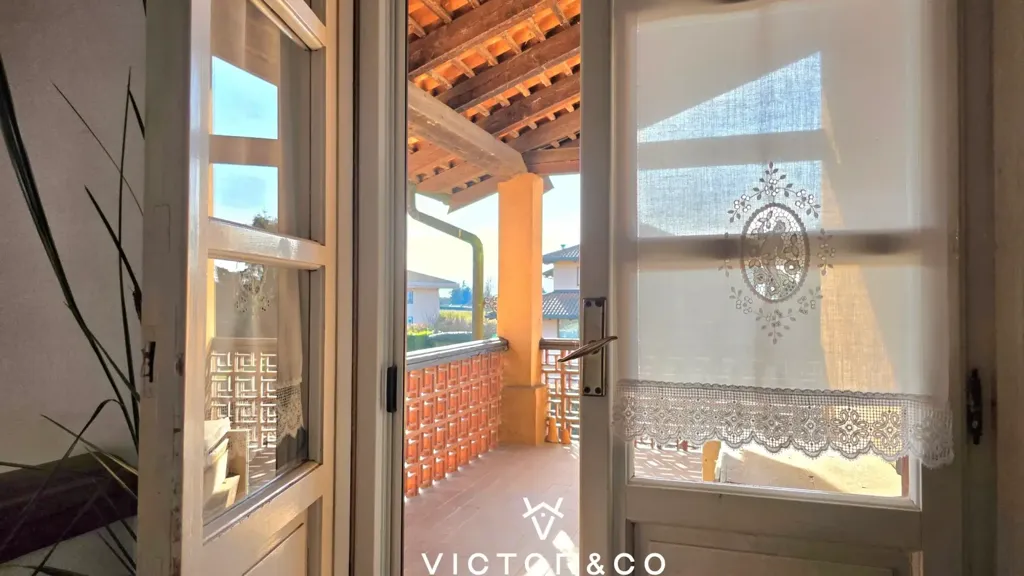 Balcony - Villa with Garden in Novara