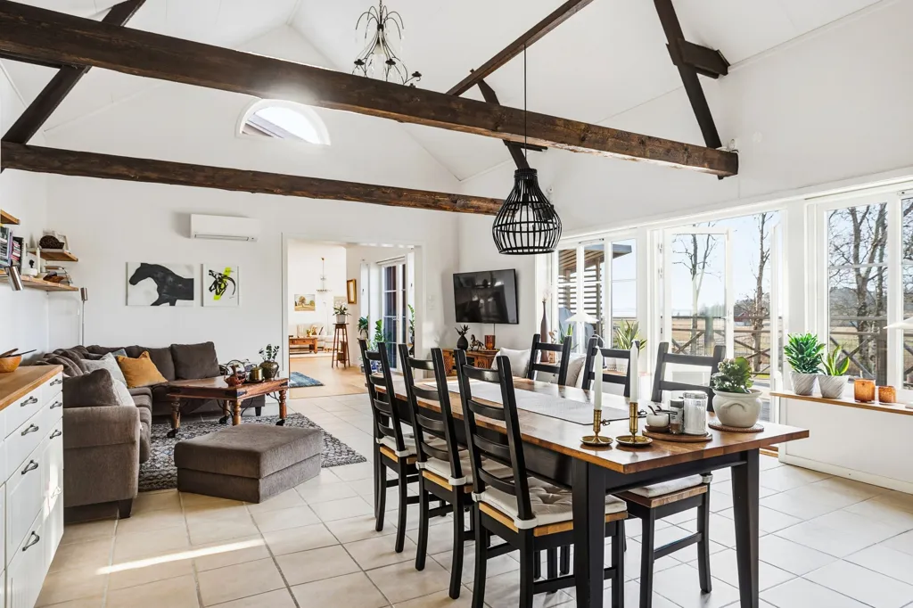 Comedor - Villa with Sea View in Hanhals