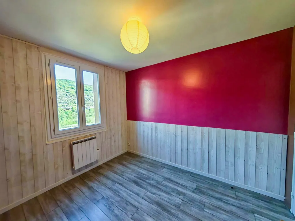 Pièces - Appartement F3 avec Balcon et Garage à Amélie-les-Bains