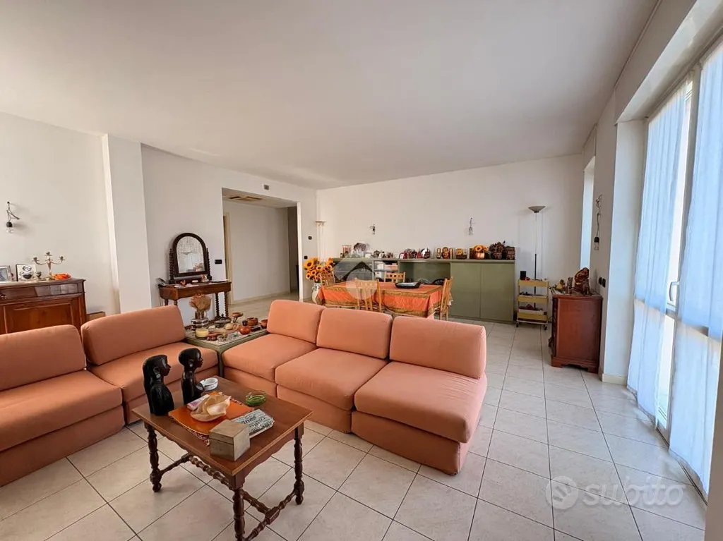 Appartement 4 pièces à IT