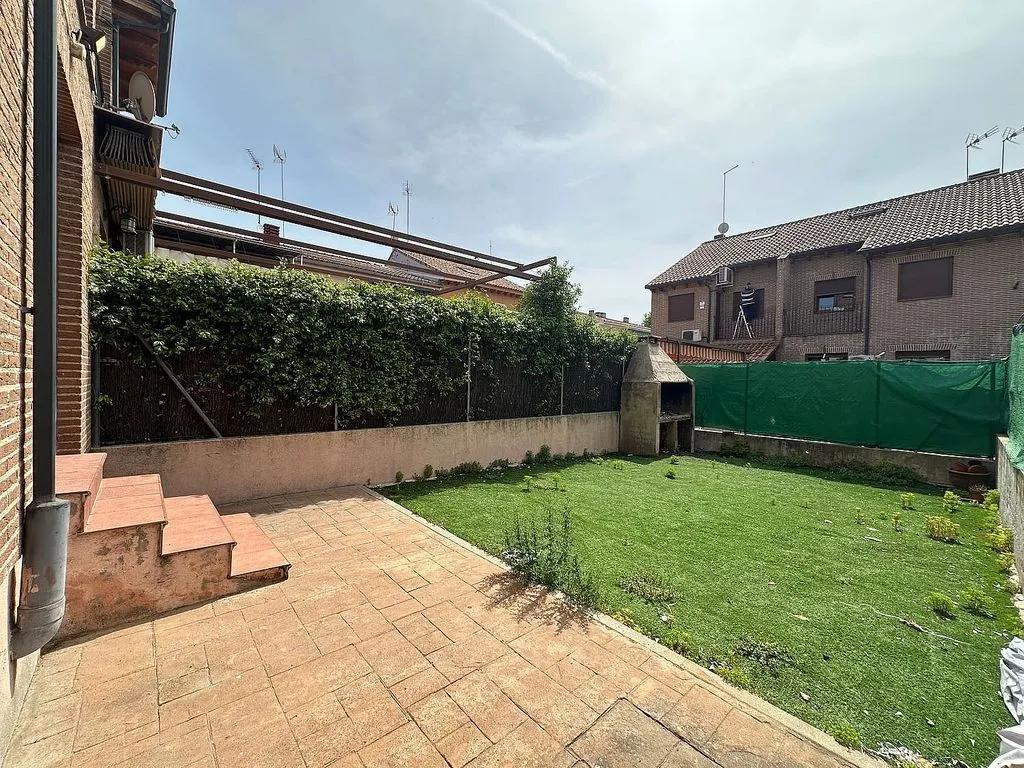 Jardin - Patio-Backed Chalet in Mejorada del Campo