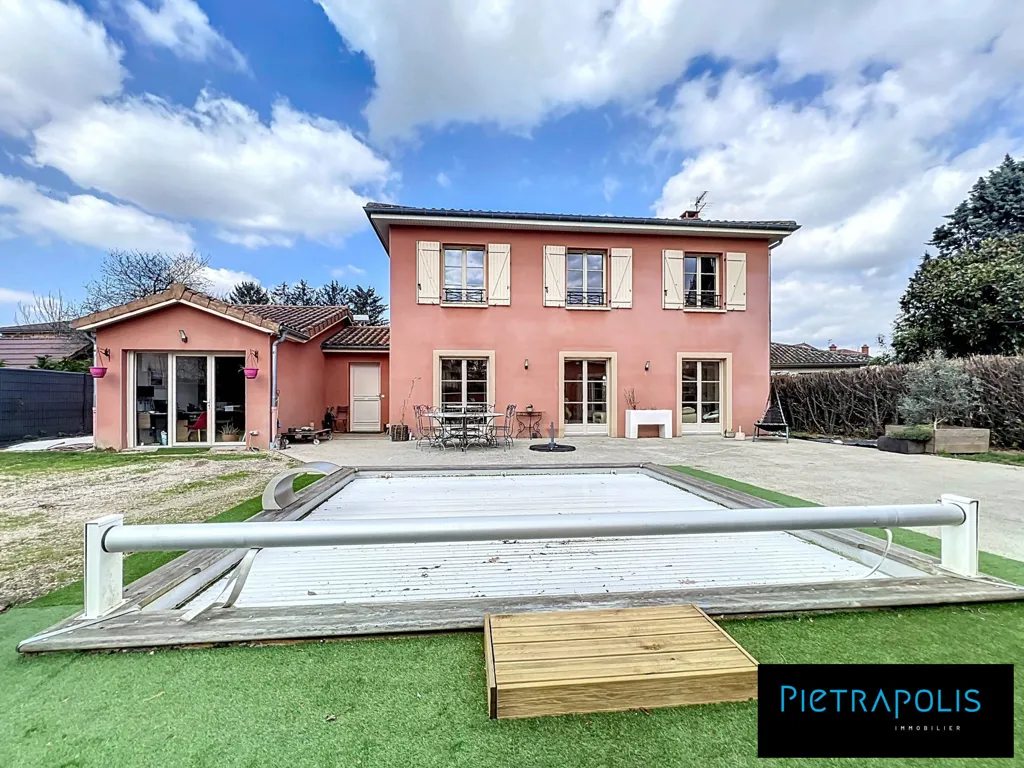 Bassein - Bastide-Style House with Pool in Civrieux