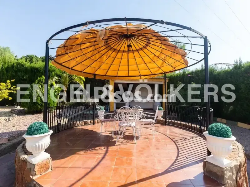 Terrasse - Rustic Chalet with Pool in Montserrat