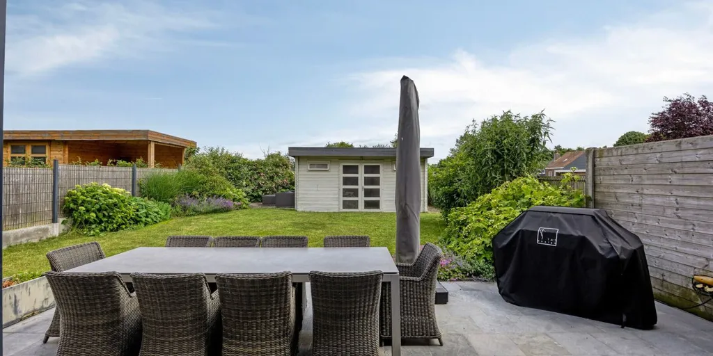 Terrass - Modern Semi-Open House with Garden in Borchtlombeek