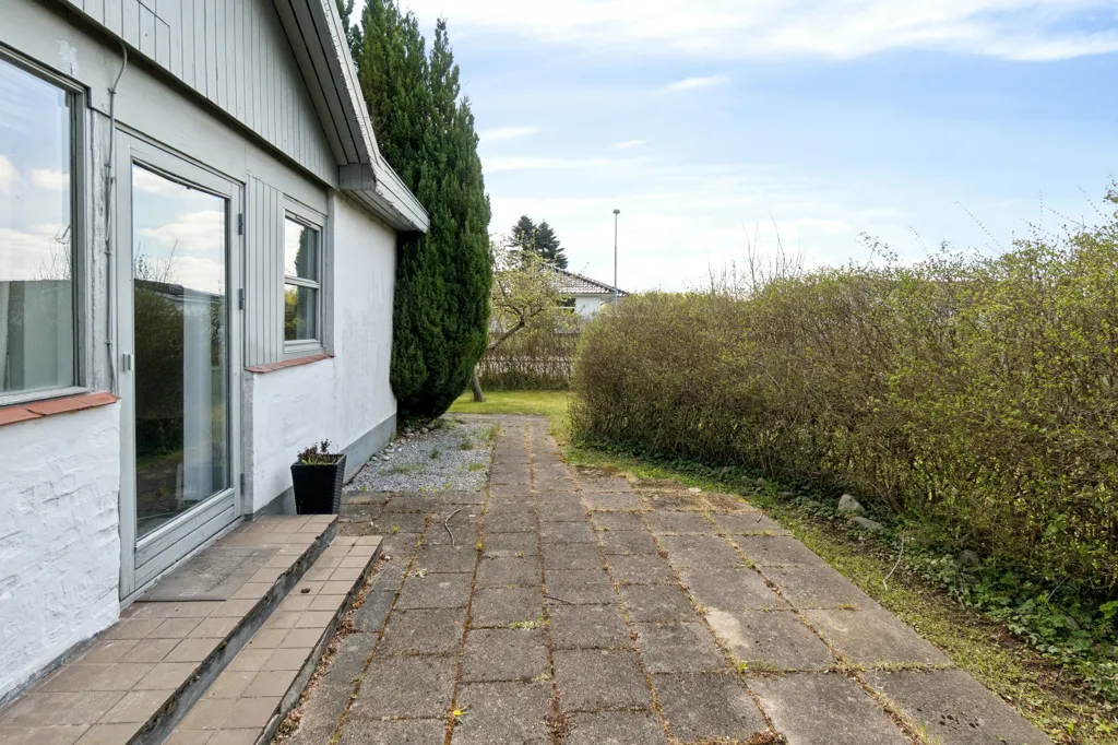Giardino - Corner Villa with Two Units in Ejlstrup